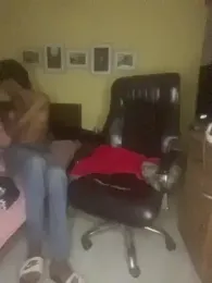 RavenKisses webcam model stream image