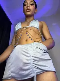 Emaa- webcam model stream image