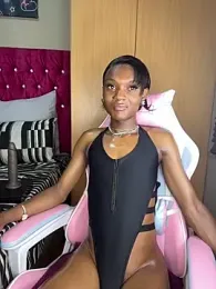 LatoyaPosh webcam model stream image