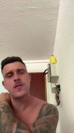 Elyoruga webcam model stream image