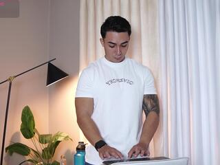 Ryan Hunt webcam model stream image