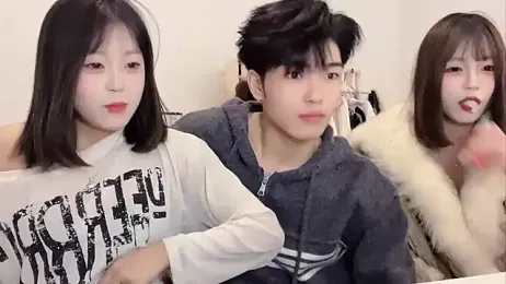 zhouzhou_YC webcam model stream image