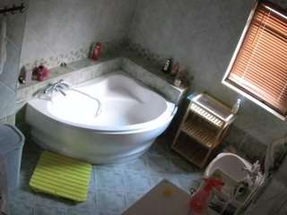 voyeurcam-julmodels-bath-1st-2 webcam model stream image