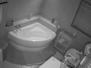 voyeurcam-julmodels-bath-1st-2 webcam model stream image