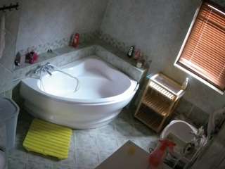 voyeurcam-julmodels-bath-1st-2 webcam model stream image