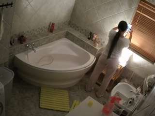 voyeurcam-julmodels-bath-1st-2 webcam model stream image