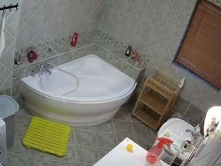 voyeurcam-julmodels-bath-1st-2 webcam model stream image