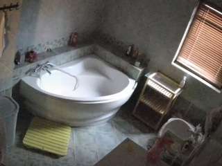 voyeurcam-julmodels-bath-1st-2 webcam model stream image