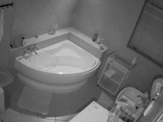voyeurcam-julmodels-bath-1st-2 webcam model stream image