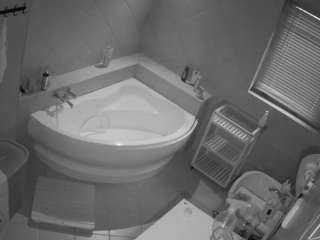 voyeurcam-julmodels-bath-1st-2 webcam model stream image