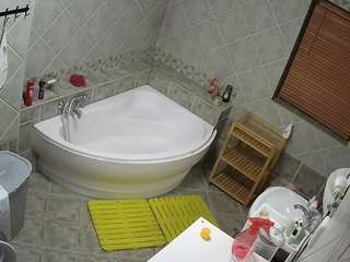 voyeurcam-julmodels-bath-1st-2 webcam camsoda model stream image