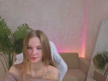 Kiana-White webcam model stream image