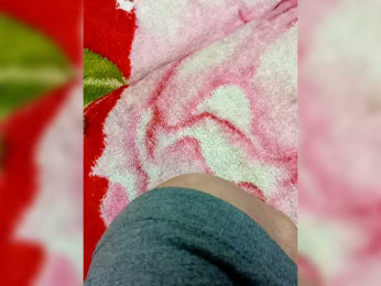 Yna-and-Yn webcam model stream image