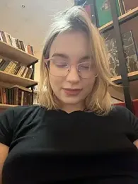 Baby_Tiny webcam model stream image