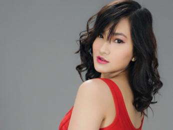 AngelaQuinn webcam model stream image