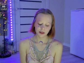 GingerSnapDoll webcam model stream image