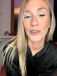 lola_tentatiion webcam model stream image