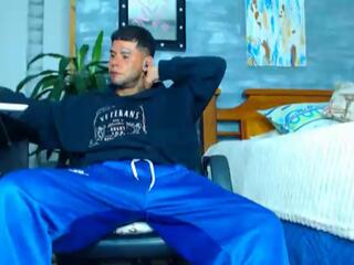 Derryck webcam model stream image