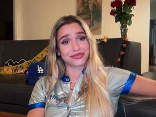 Maci Reynolds webcam model stream image