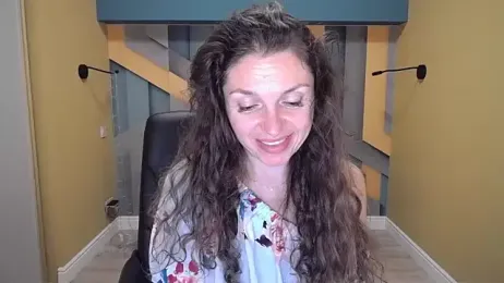 EllaLong webcam model stream image