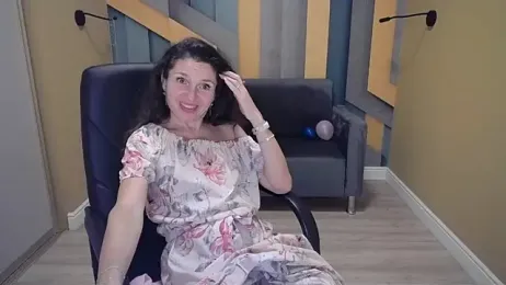 EllaLong webcam model stream image