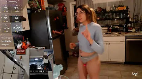 KierBearKisses webcam model stream image