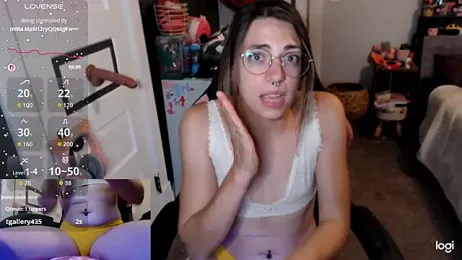 KierBearKisses webcam model stream image