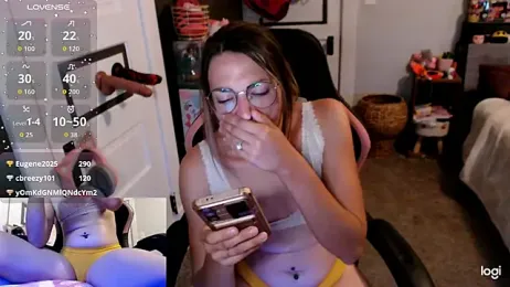 KierBearKisses webcam model stream image