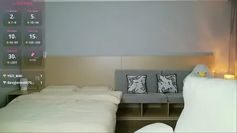 Lucky-baby webcam model stream image