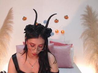 Lucy Minds webcam model stream image