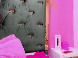 hellen-slutty webcam model stream image