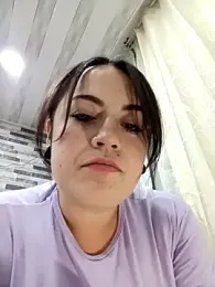 Lesly_10- webcam stripchat model stream image