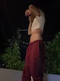 SweetBunnyGF webcam model stream image