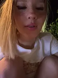 SweetBunnyGF webcam model stream image