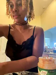 DreaLaLuna webcam model stream image