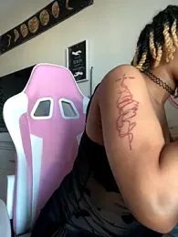 DreaLaLuna webcam model stream image