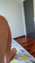 Jeuneenfolie webcam model stream image