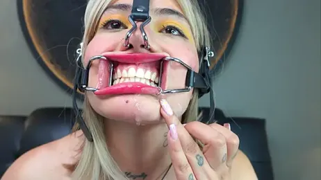 miss_sharlotte18 webcam model stream image