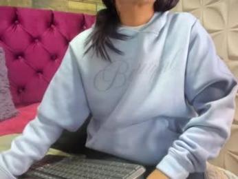 litlenessa_ webcam model stream image