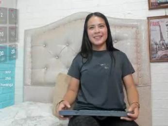 litlenessa_ webcam model stream image