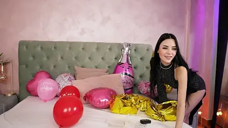 LucyWilow webcam model stream image