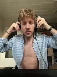 YoungSkinnyBoy20 webcam stripchat model stream image