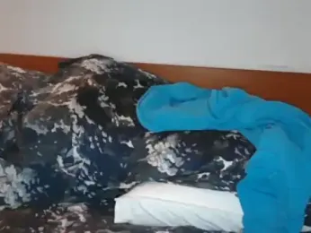 LindaL webcam model stream image