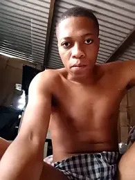 LeeWCDyan webcam model stream image