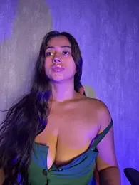 Valentinne_z webcam model stream image