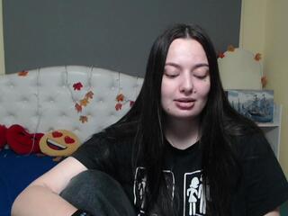 Milana Ora webcam model stream image