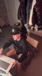 Plewus99 webcam model stream image