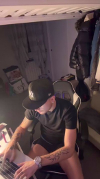 Plewus99 webcam model stream image