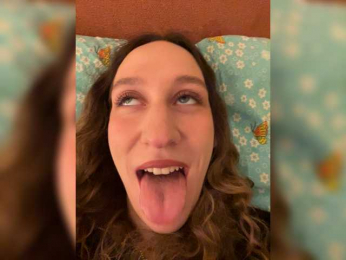 Chikipikin webcam model stream image