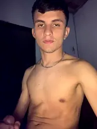 gabrielzinnnn085 webcam model stream image